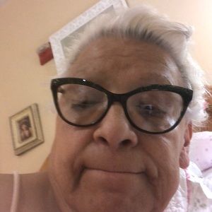 Meet your Posher, Connie